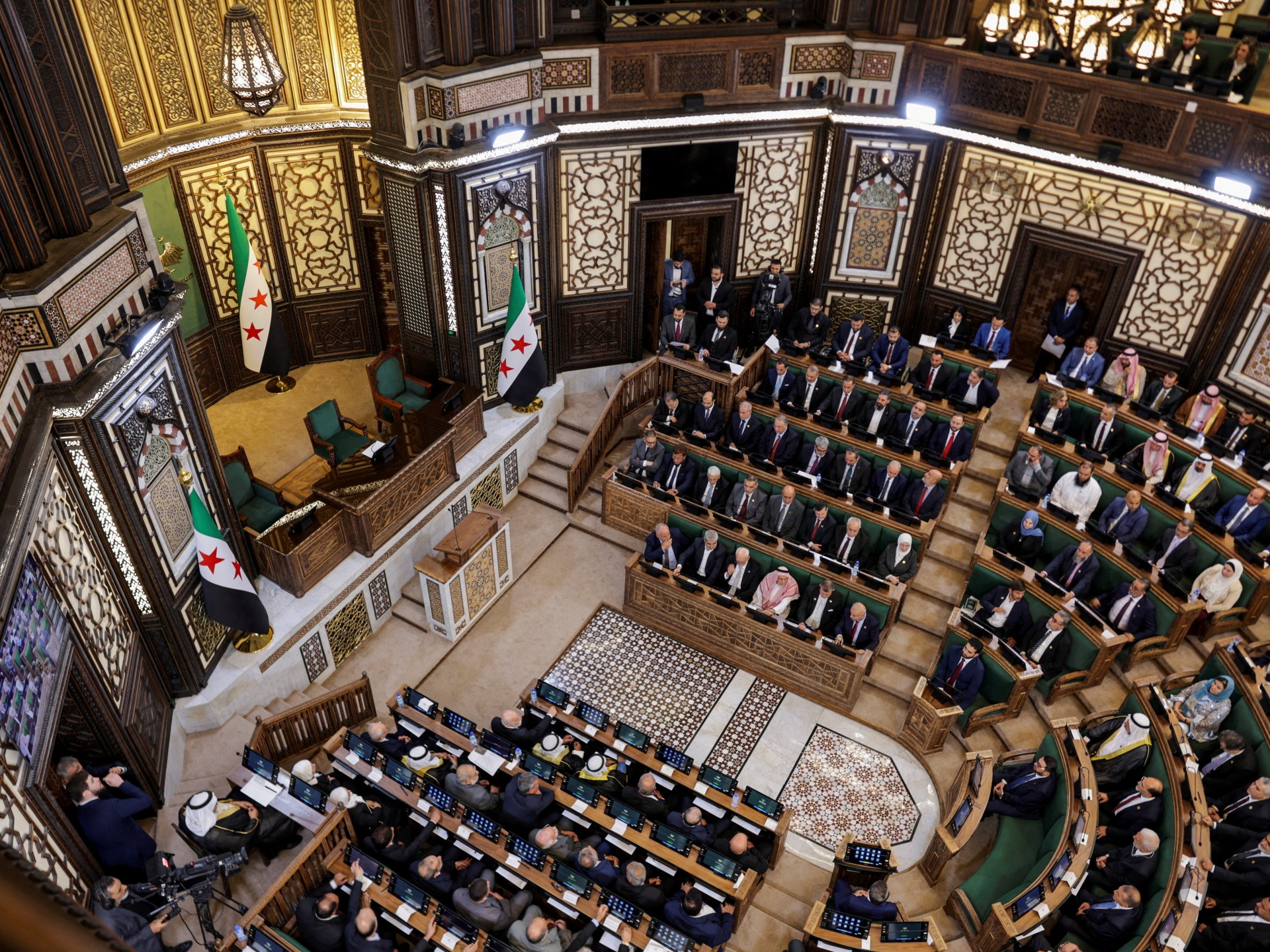 يعقد السوريون آمالًا كبيرة على أن يكون المجلس مساحة للحوار الوطني المسؤول