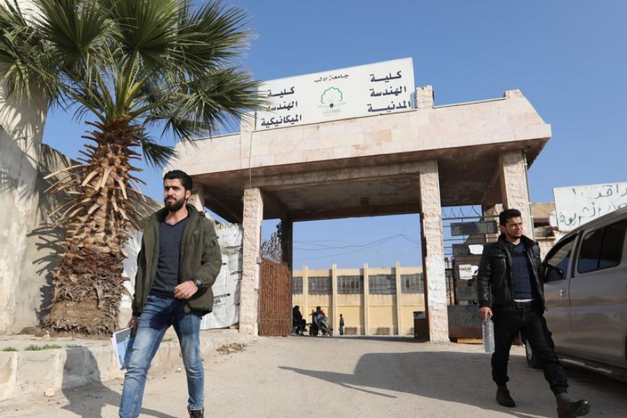 كلفة المعيشة من تحديات التعليم أمام طلبة الجامعات (غيتي) 