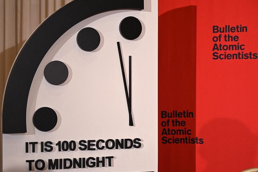 ساعة "يوم القيامة" اكتسبت اسمها من الصحف عام 1968 (أ ف ب)