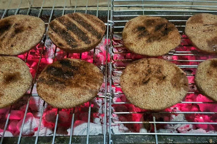 الكبة المشوية من الوجبات الحلبية المعروفة (وسائل التواصل)