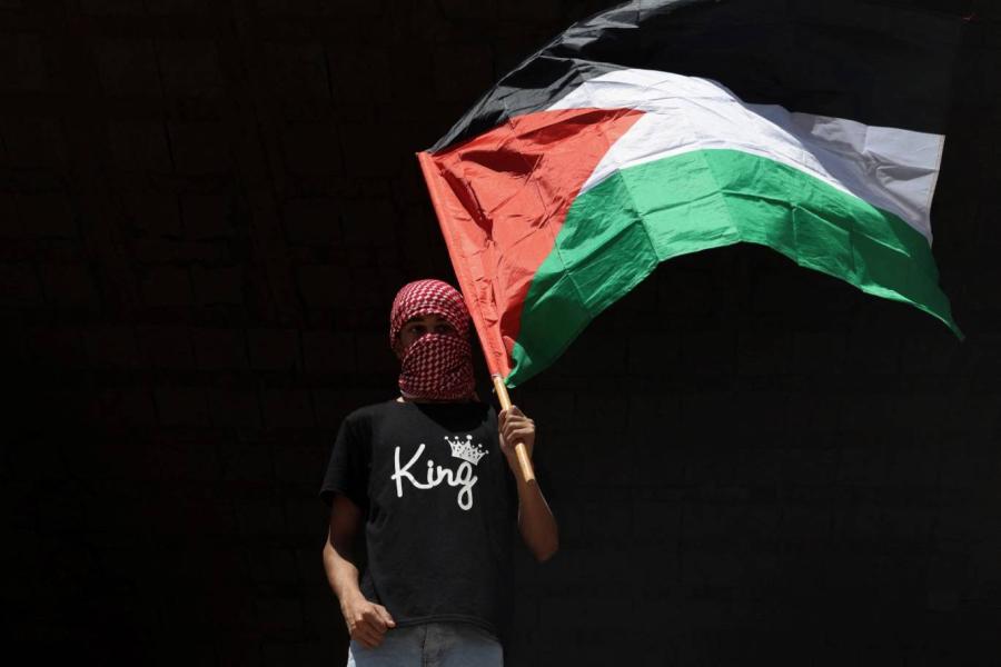 الفلسطينيون بحاجة إلى نظام يستطيعون الاختلاف داخله 